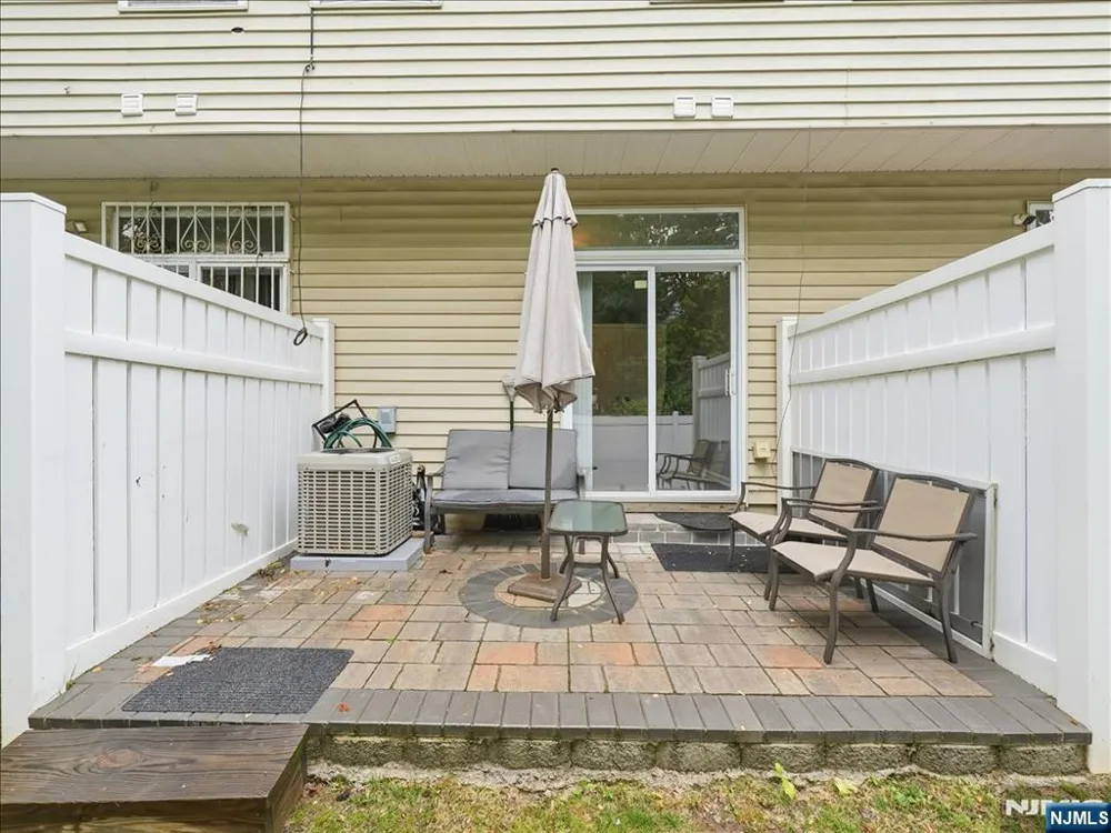 4 Derby Street 2 East Orange, NJ 07018