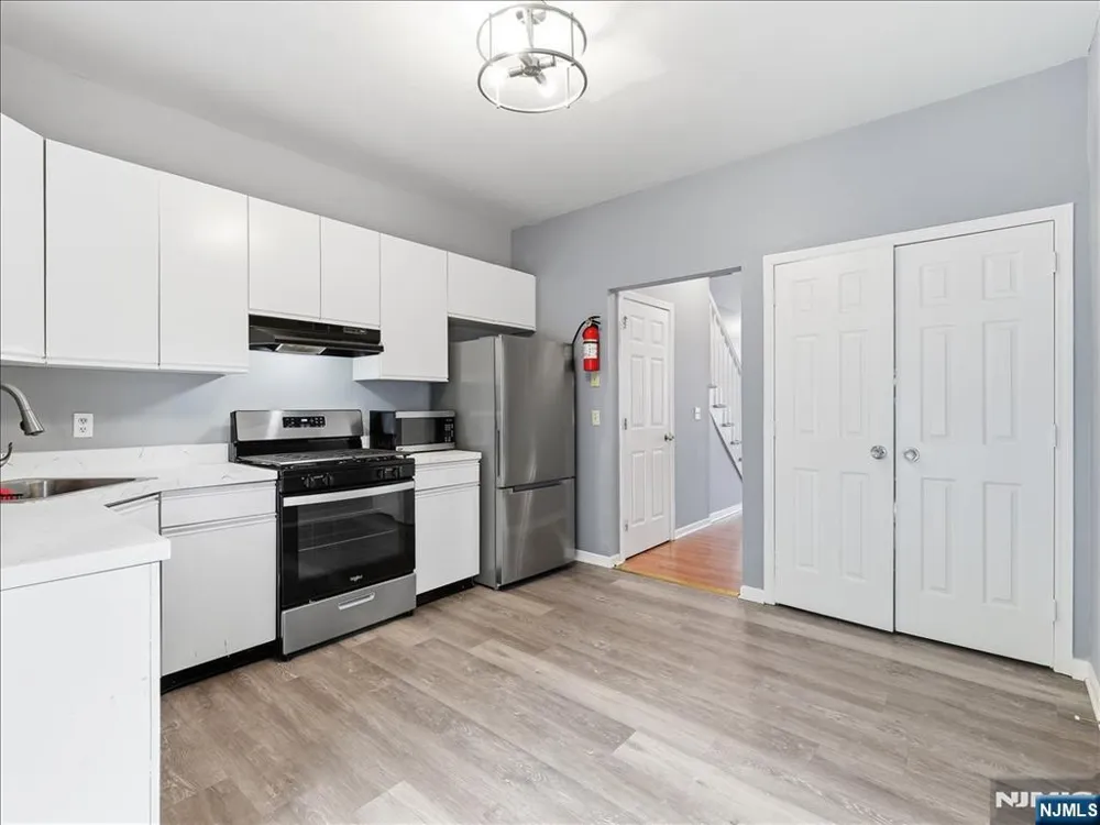 4 Derby Street 2 East Orange, NJ 07018