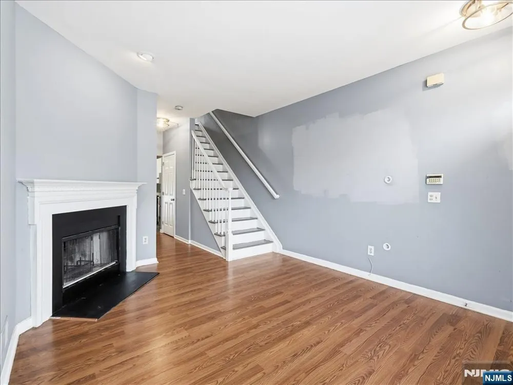 4 Derby Street 2 East Orange, NJ 07018