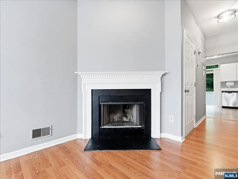 4 Derby Street 2 East Orange, NJ 07018