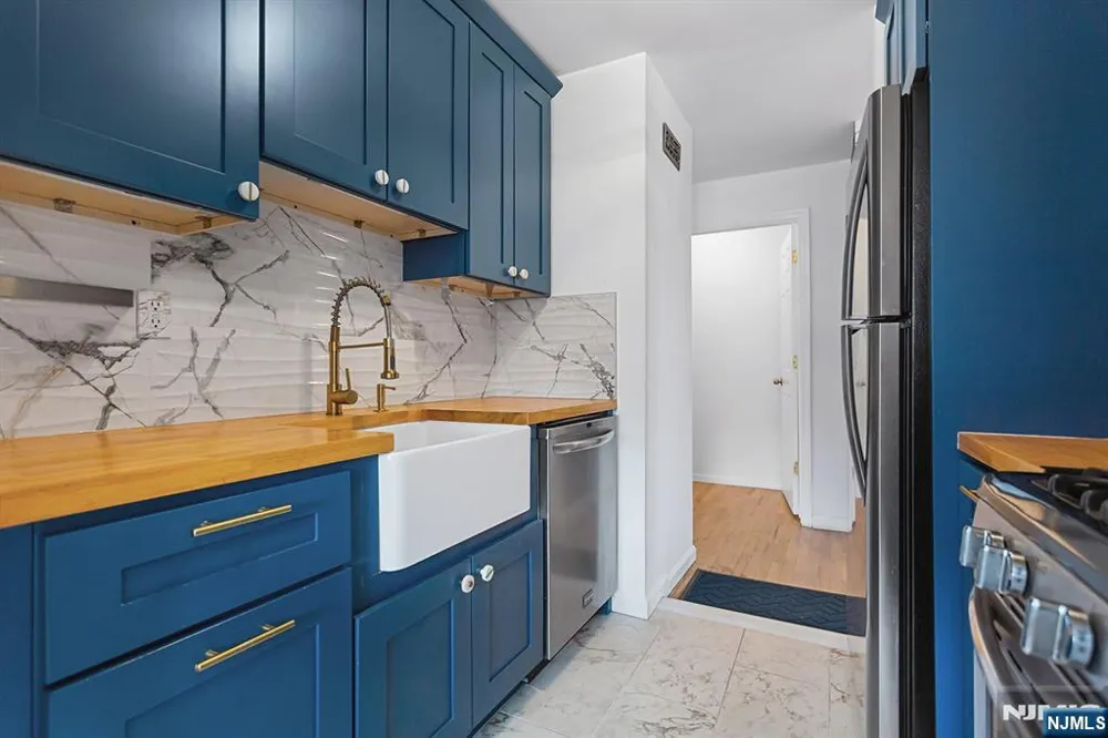 25 River Road B11 Nutley, NJ 07110