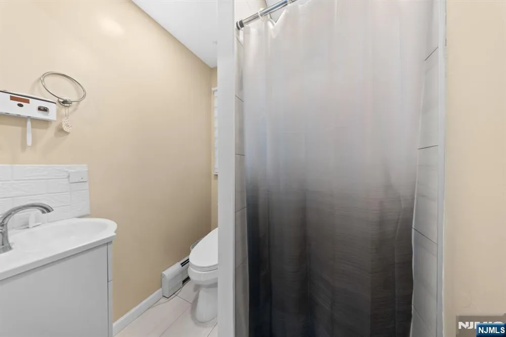 234 5th Street Fairview, NJ 07022