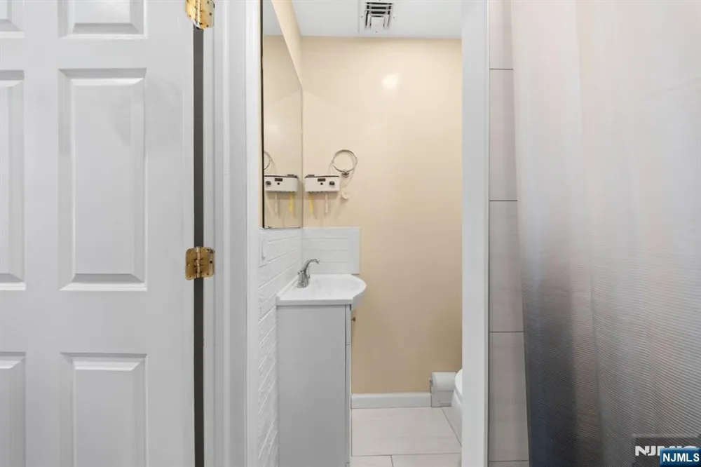 234 5th Street Fairview, NJ 07022