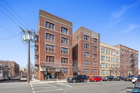 6601 Broadway D7