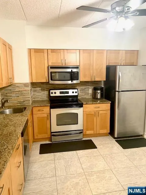 170 Lafayette Avenue 3H Passaic, NJ 07055