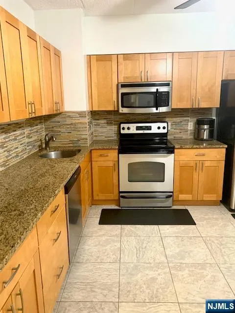 170 Lafayette Avenue 3H Passaic, NJ 07055