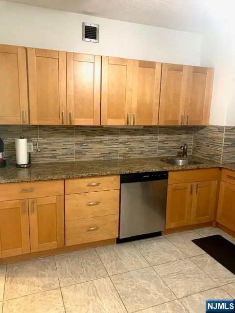 170 Lafayette Avenue 3H Passaic, NJ 07055