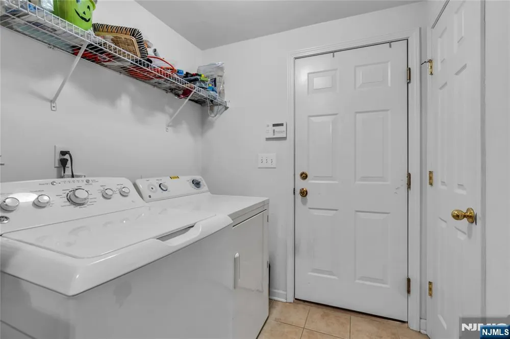 28 Forshee Circle Montvale, NJ 07645