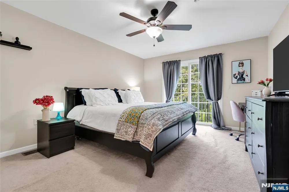 28 Forshee Circle Montvale, NJ 07645