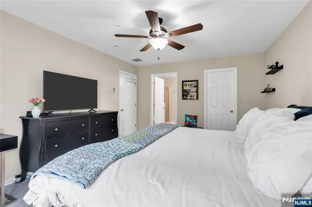 28 Forshee Circle Montvale, NJ 07645