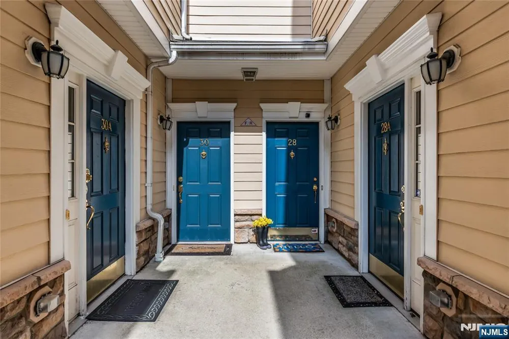 28 Forshee Circle Montvale, NJ 07645