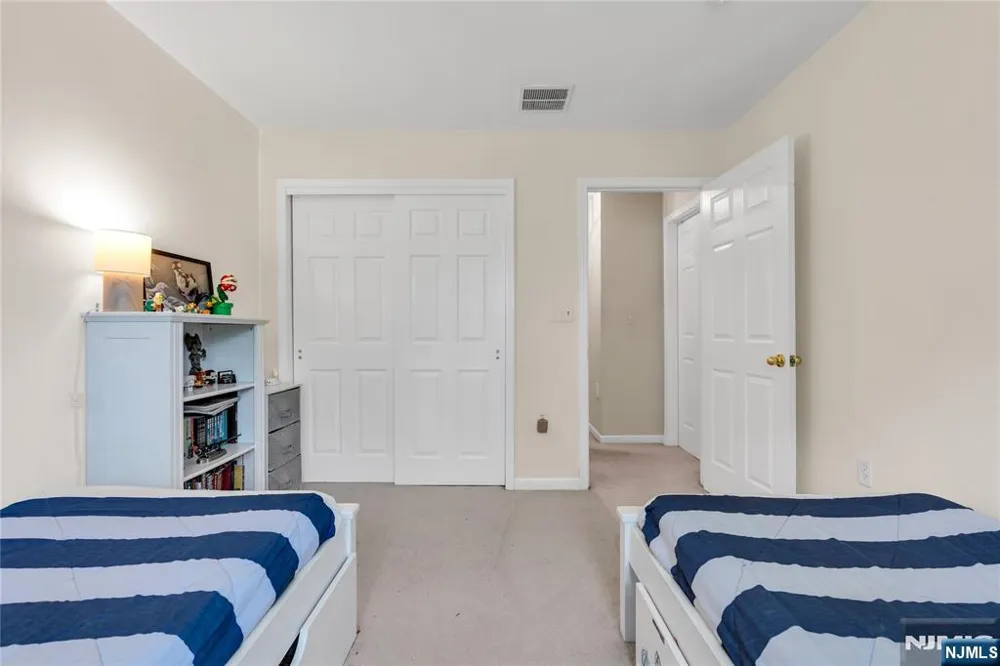 28 Forshee Circle Montvale, NJ 07645