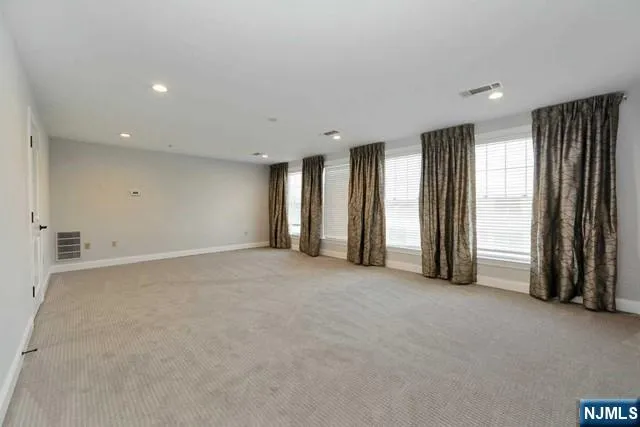 2315 The Plaza Plaza Tenafly, NJ 07670