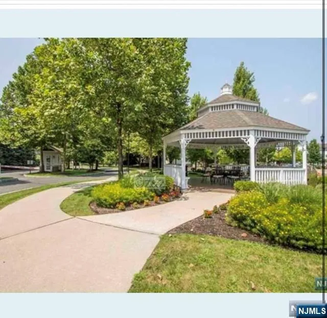 2315 The Plaza Plaza Tenafly, NJ 07670