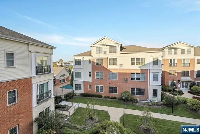 2315 The Plaza Plaza Tenafly, NJ 07670