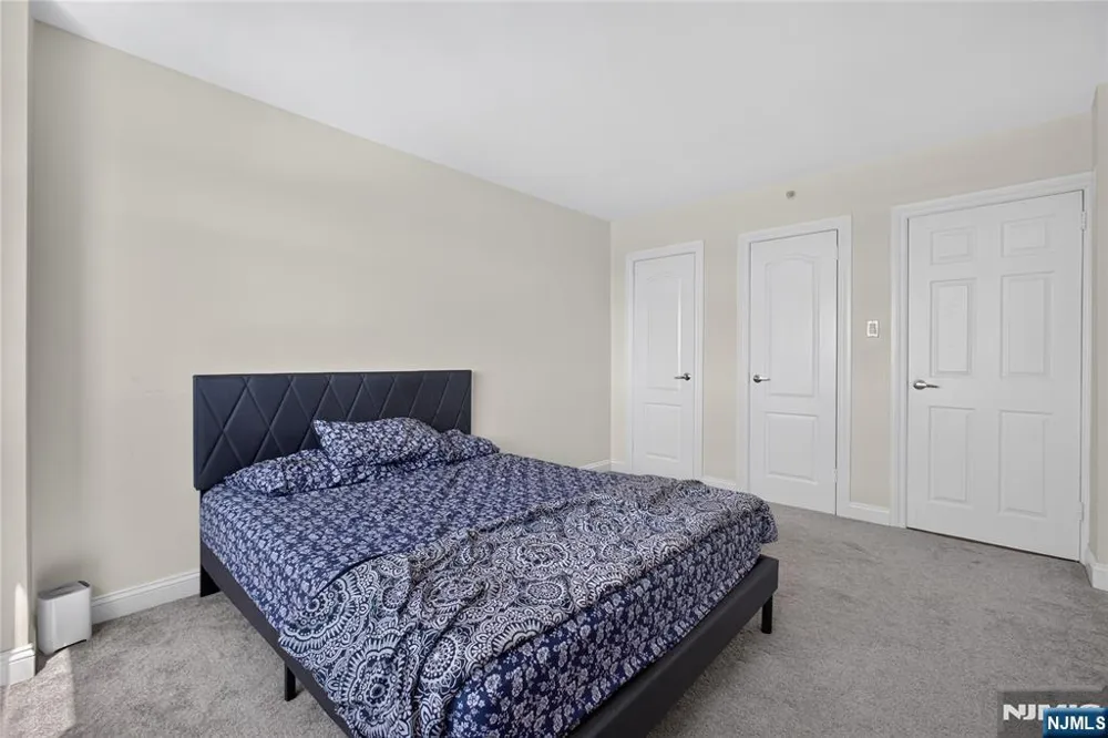 60 Parkway Drive 10C East Orange, NJ 07017