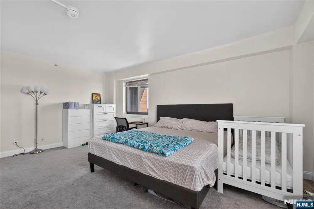 60 Parkway Drive 10C East Orange, NJ 07017