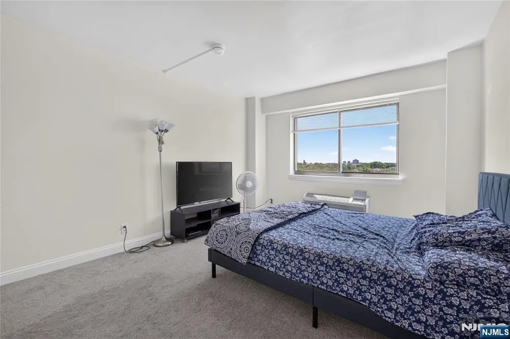 60 Parkway Drive 10C East Orange, NJ 07017