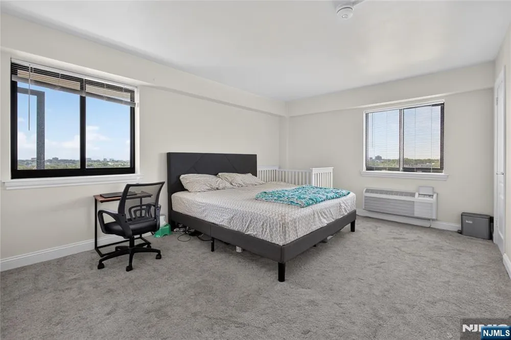 60 Parkway Drive 10C East Orange, NJ 07017