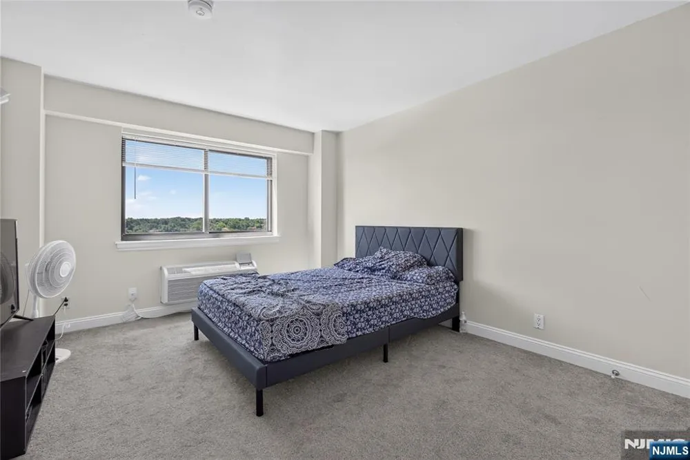 60 Parkway Drive 10C East Orange, NJ 07017