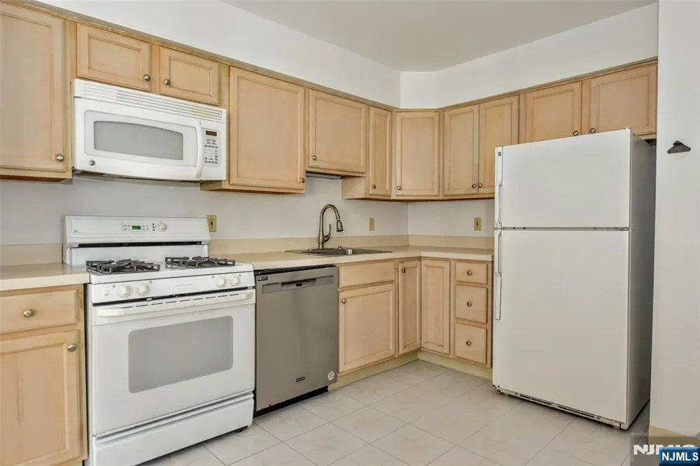 125 Orchard Park Allendale, NJ 07401