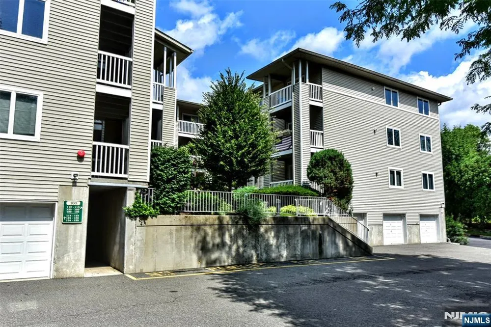 125 Orchard Park Allendale, NJ 07401