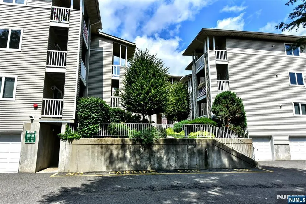 125 Orchard Park Allendale, NJ 07401