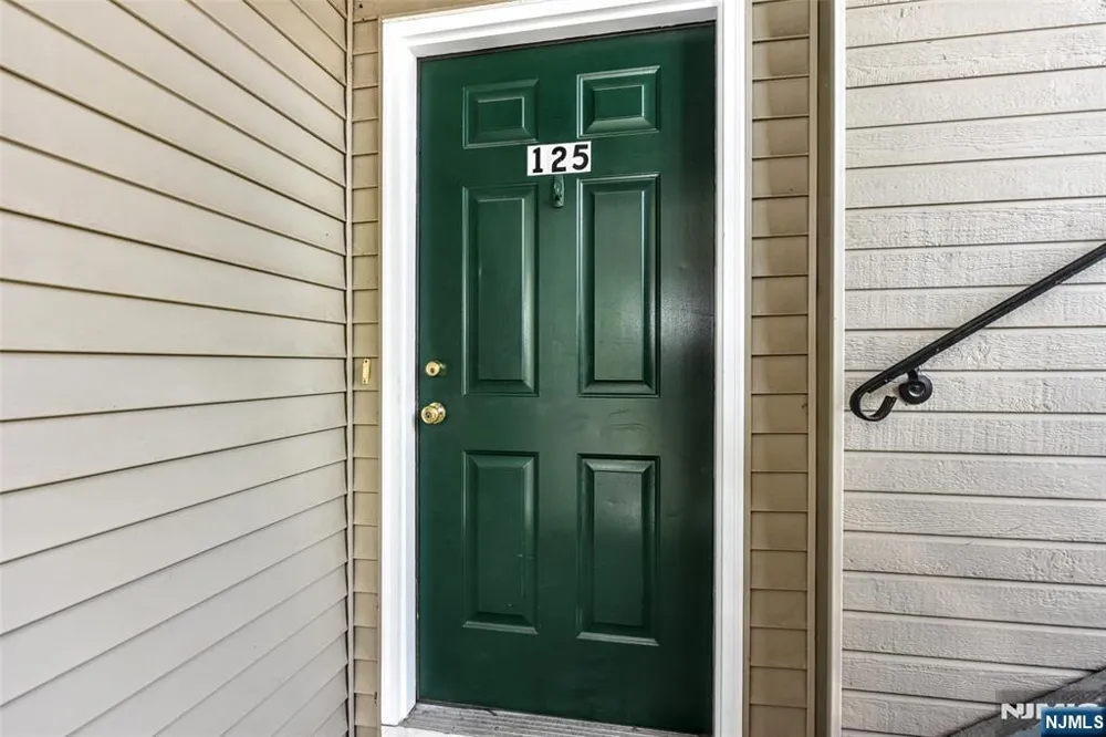 125 Orchard Park Allendale, NJ 07401