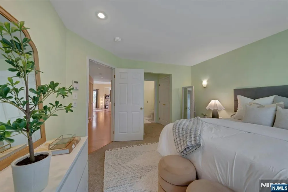 326 Winthrop Drive Nutley, NJ 07110