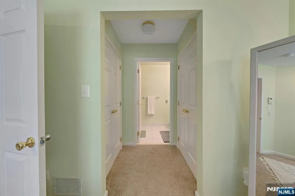 326 Winthrop Drive Nutley, NJ 07110