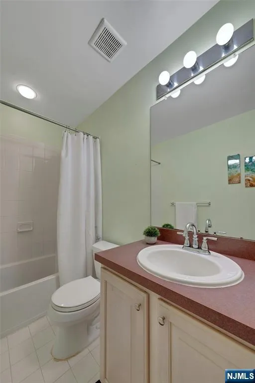 326 Winthrop Drive Nutley, NJ 07110