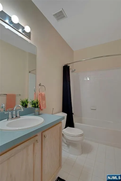 326 Winthrop Drive Nutley, NJ 07110