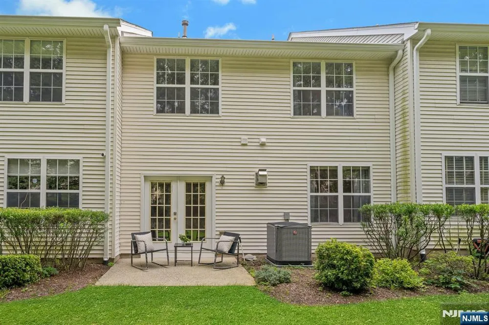 326 Winthrop Drive Nutley, NJ 07110