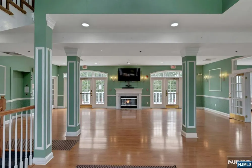 326 Winthrop Drive Nutley, NJ 07110
