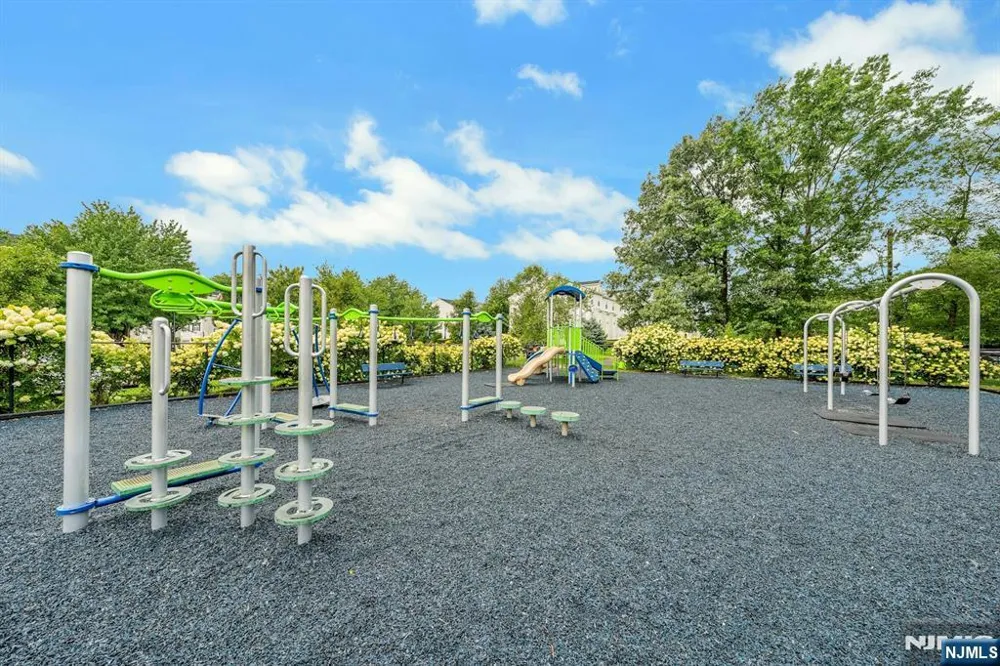 326 Winthrop Drive Nutley, NJ 07110