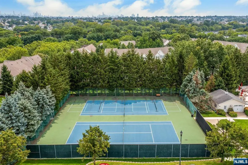 326 Winthrop Drive Nutley, NJ 07110