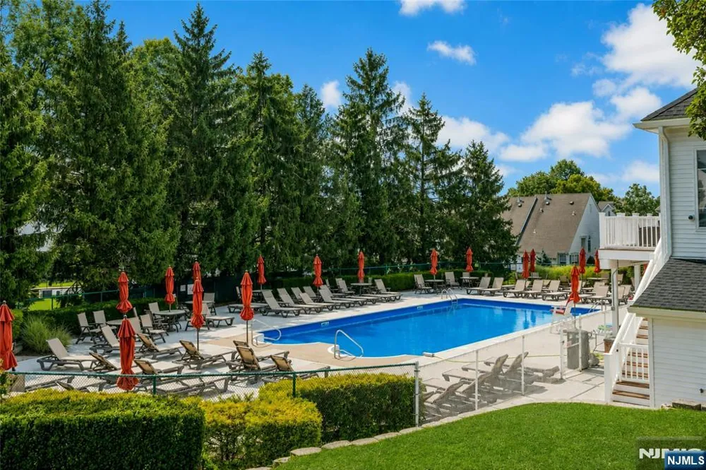 326 Winthrop Drive Nutley, NJ 07110