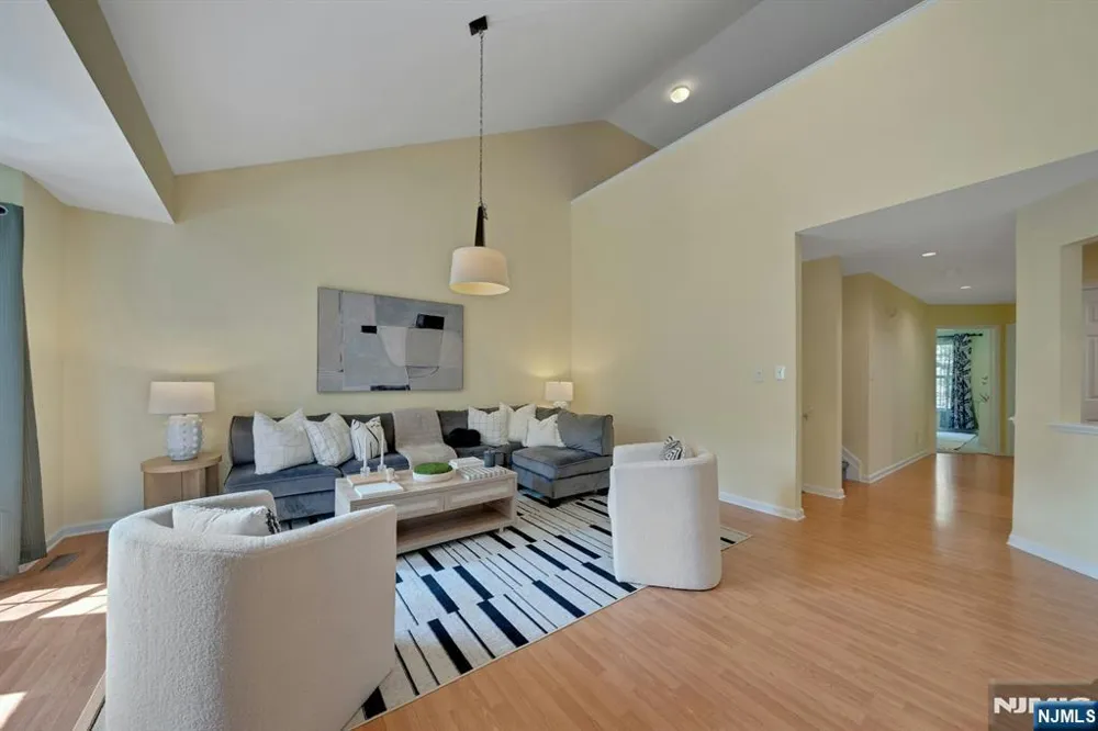 326 Winthrop Drive Nutley, NJ 07110