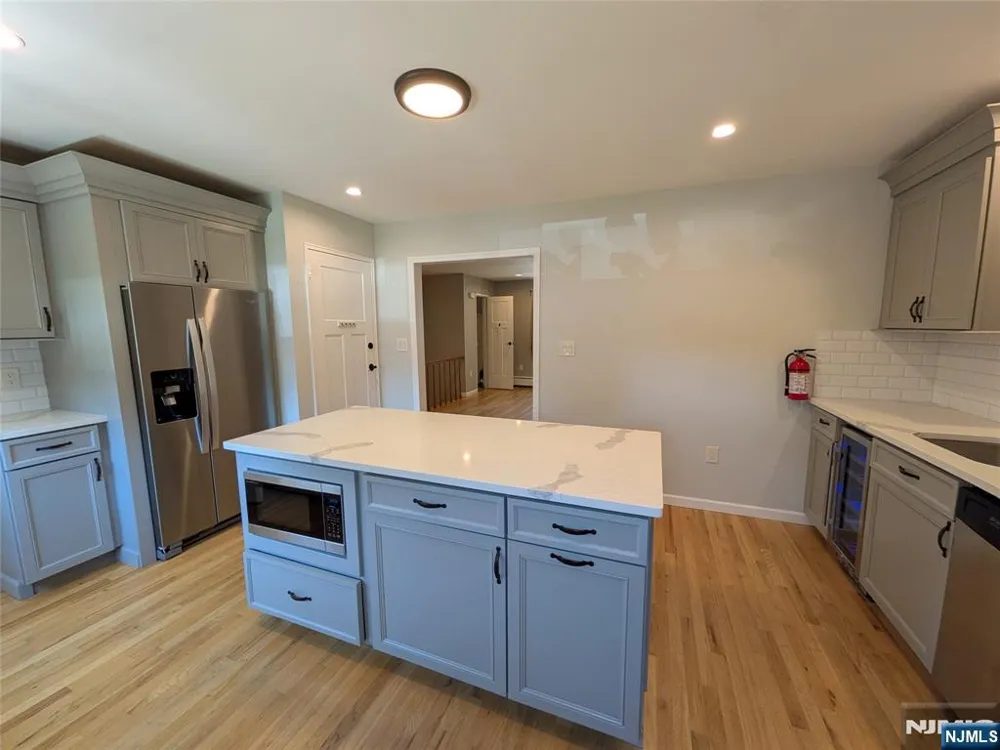 43 Manchester Wayne, NJ 07470