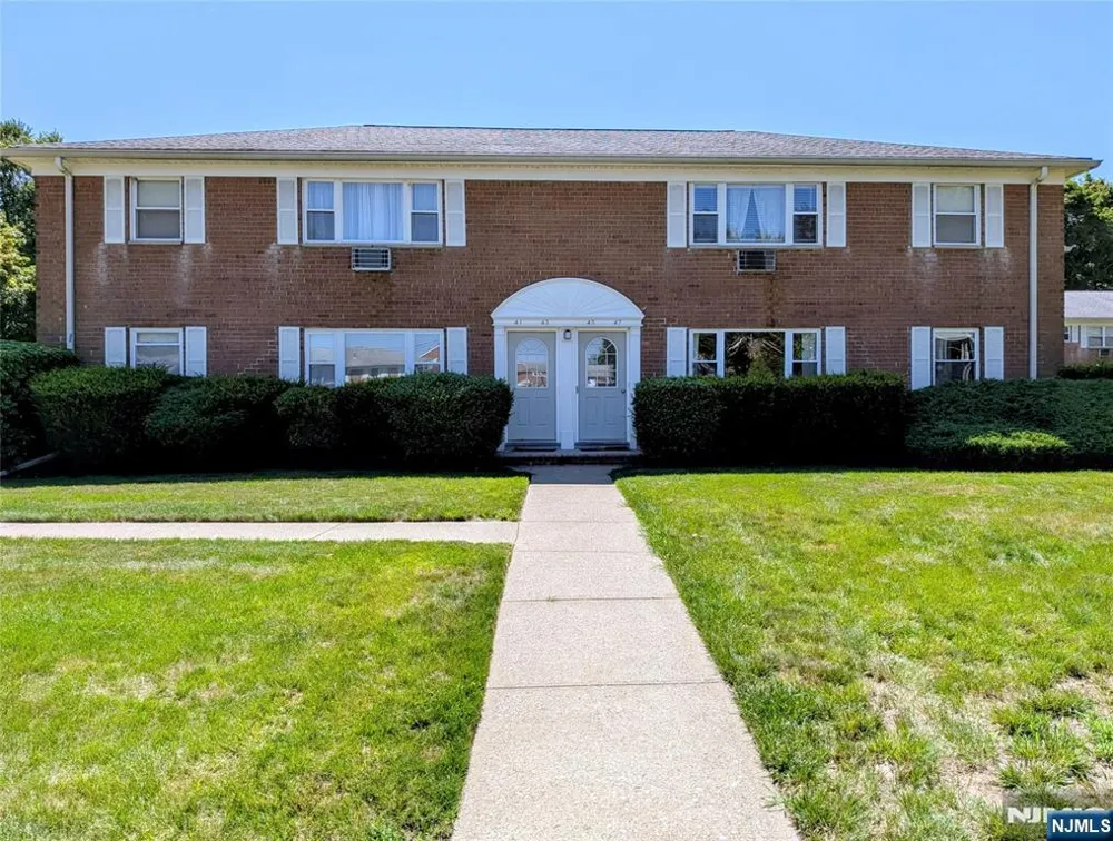 43 Manchester Wayne, NJ 07470