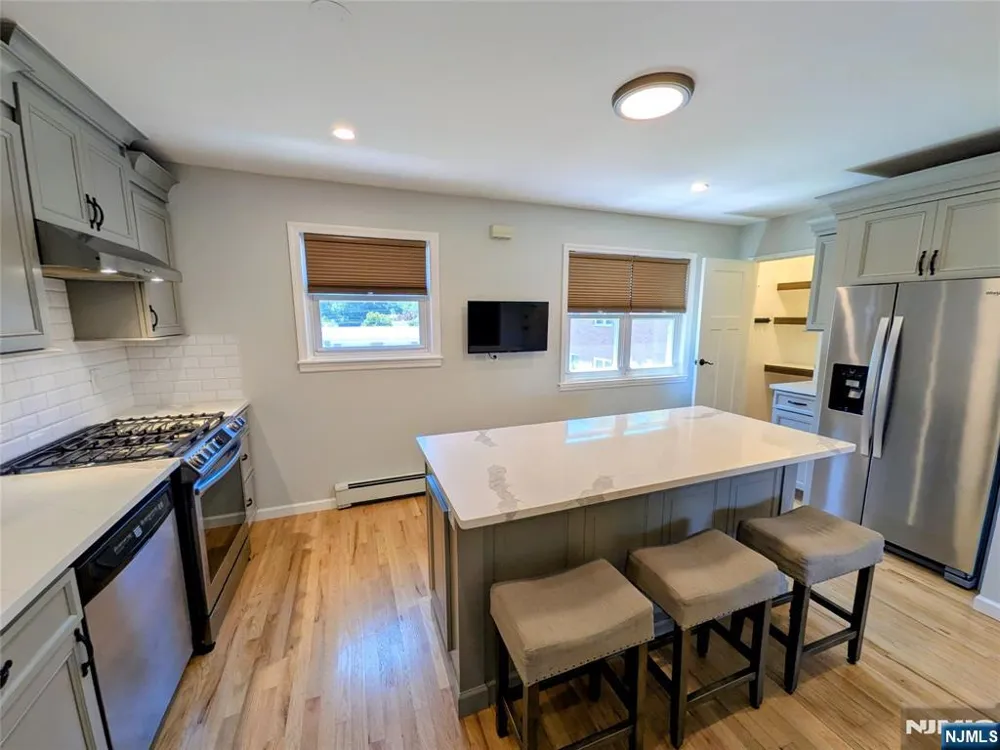 43 Manchester Wayne, NJ 07470