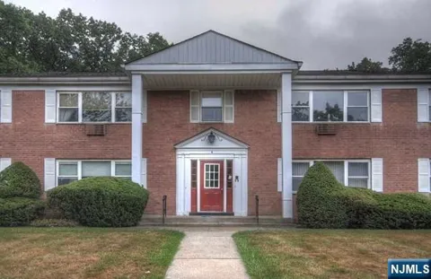12 Rolling Ridge Road