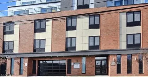 211 Baldwin Ave #403 Unit 403