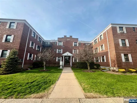 241 E Main Street 3A