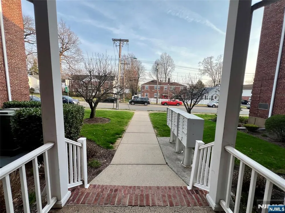 241 E Main Street 3A Bergenfield, NJ 07621