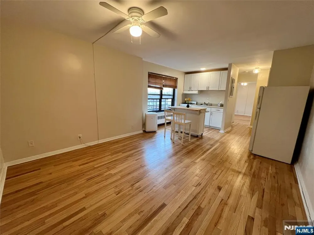 241 E Main Street 3A Bergenfield, NJ 07621