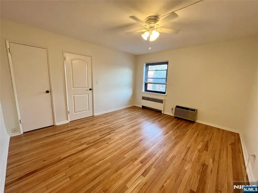 241 E Main Street 3A Bergenfield, NJ 07621