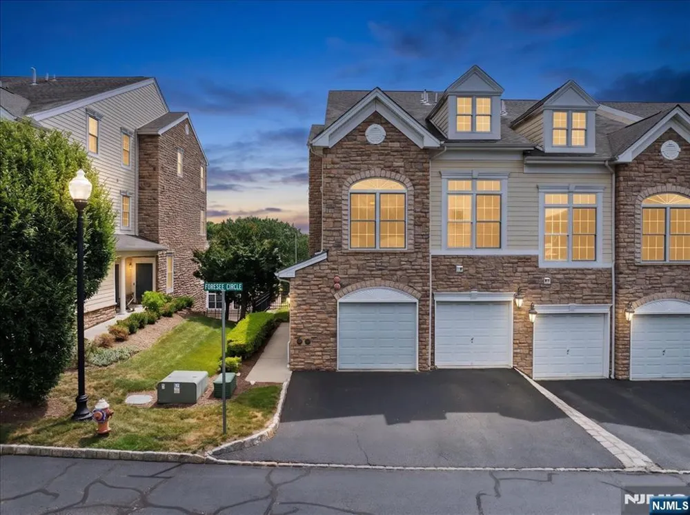 31 Forshee Circle 101 Montvale, NJ 07645