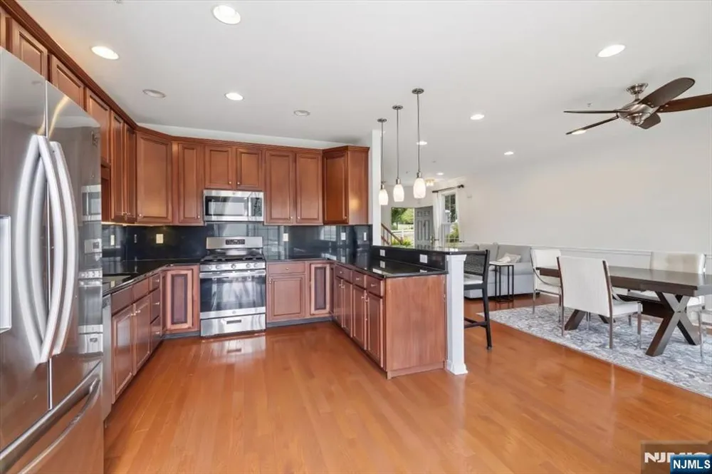 31 Forshee Circle 101 Montvale, NJ 07645