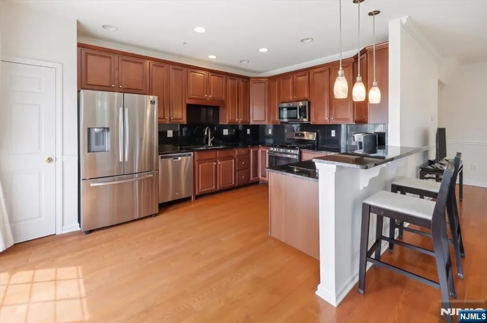 31 Forshee Circle 101 Montvale, NJ 07645